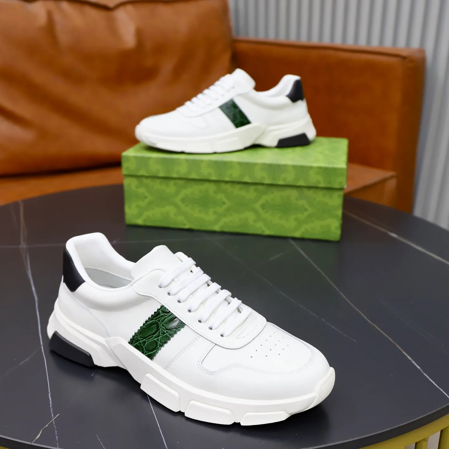 Ex-factory price: 540💰💰🙅‍♂️🙅‍♂️🙅‍♂️ Brand: GUCCI Standard code: 38-44 (45 customized) Grade: Same as the official website Material: Cowhide stitching Comfortable and breathable sheepskin lining Lightweight and wear-resistant sports outsole Style category: Men's fashionable casual shoes Running sports shoes Distinguished luxury brand elements Top luxury color: actual picture color